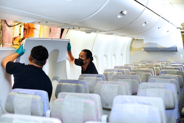 Emirates-Engineers-Testing-The-Panel-Removals