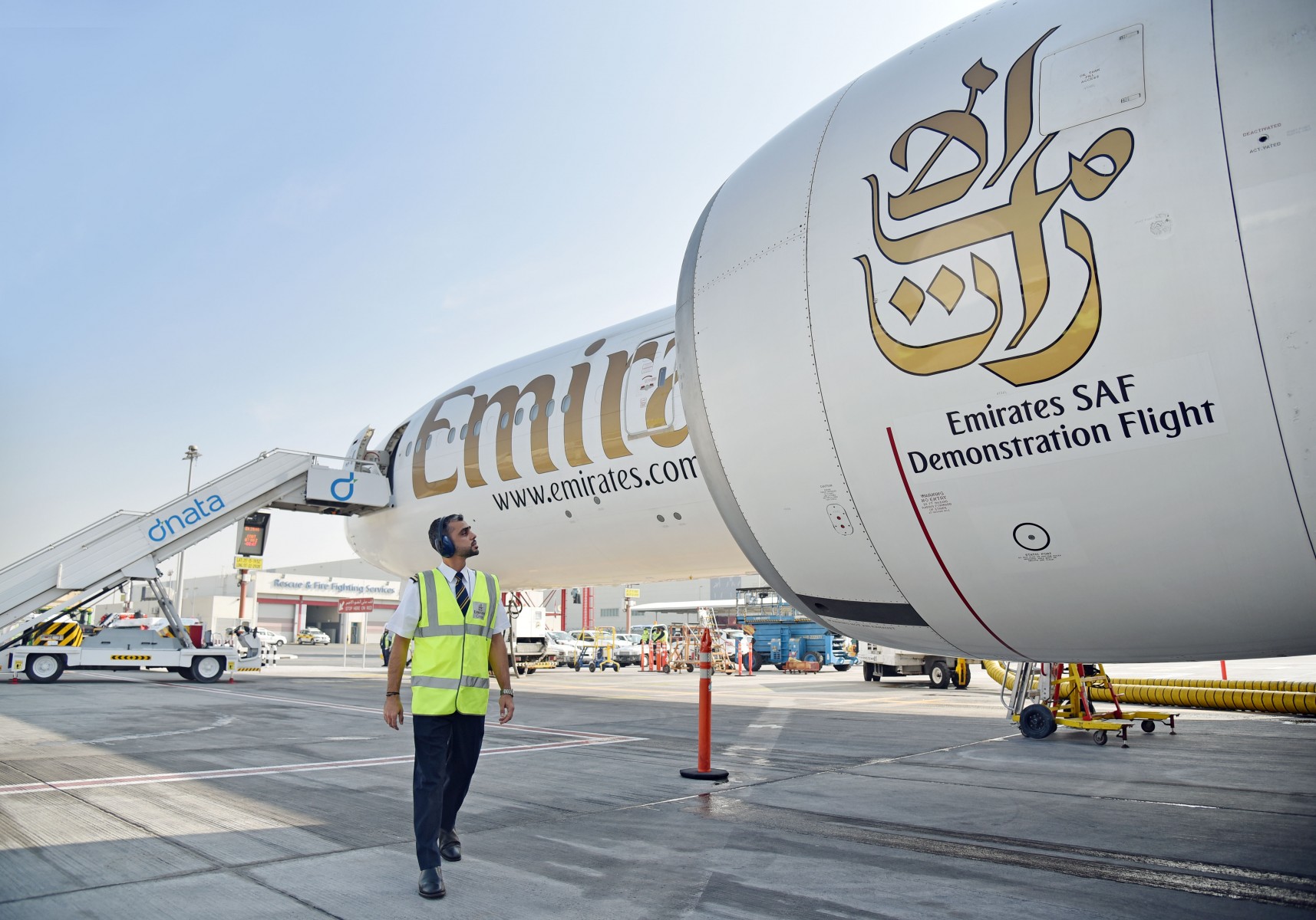 demonstration flight on a Boeing 777-300ER, powering one of its engines with 100% Sustainable Aviation Fuel