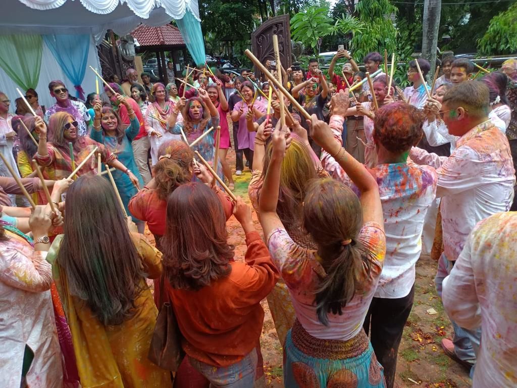 Perayaan-holli-2023-di-Denpasar