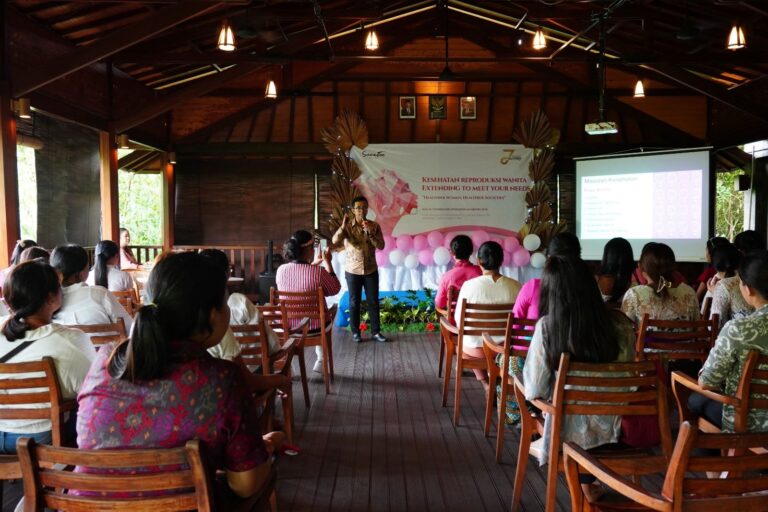 Gelar Penyuluhan Kesehatan Reproduksi Wanita