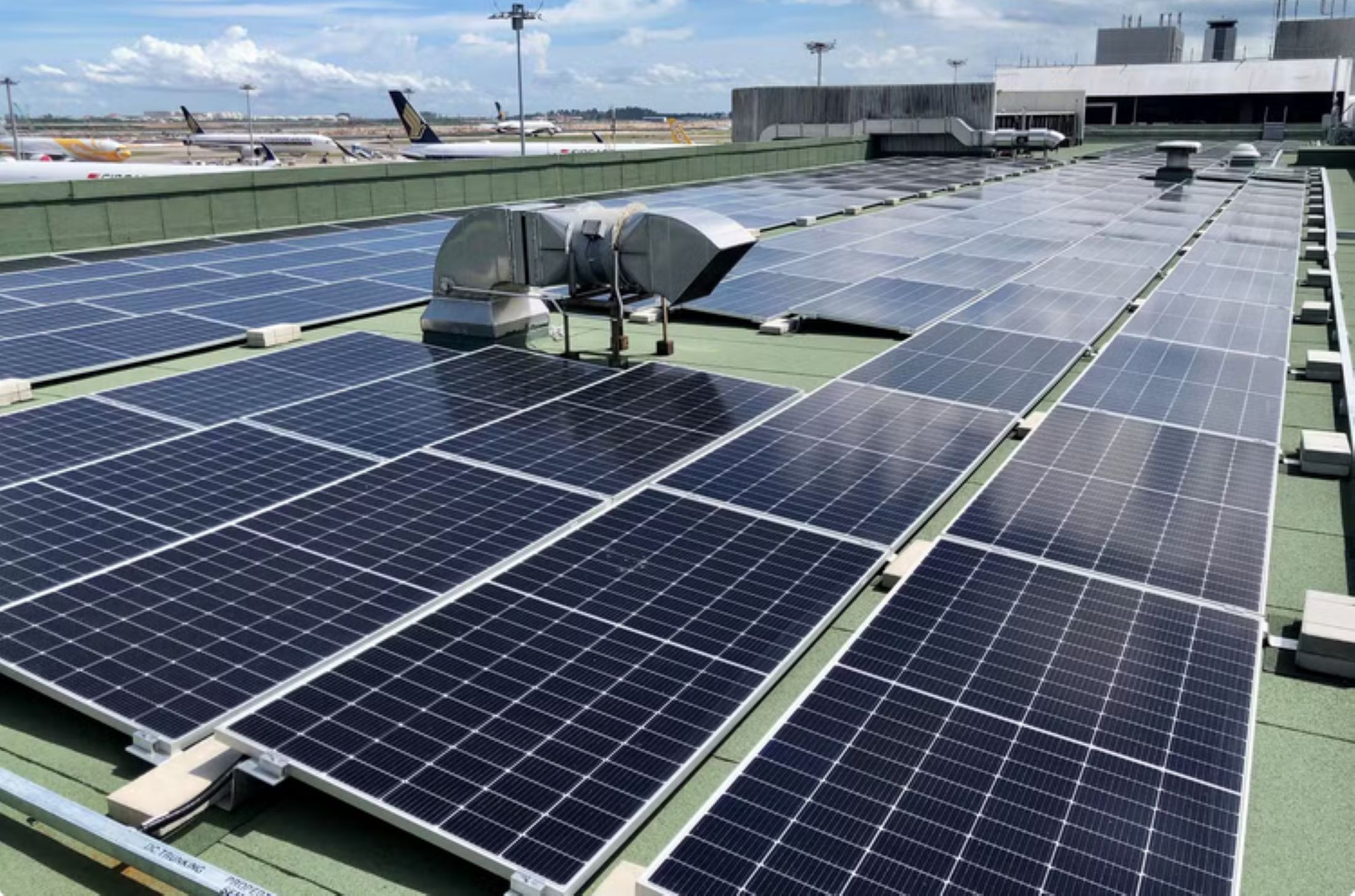 World’s Largest Rooftop Solar Project at an Airport